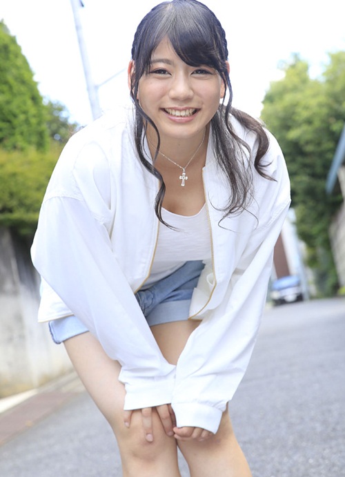 Makoto Shiraishi - Hug A Delicious Girl Without Makeup