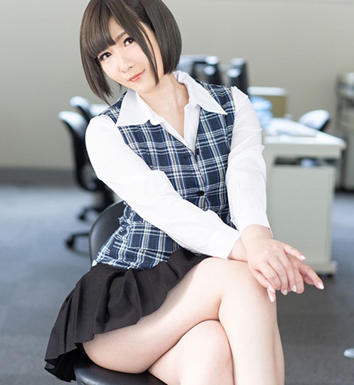 Nami Umisaki - Working Woman: A beautiful office lady who handles both work and sex